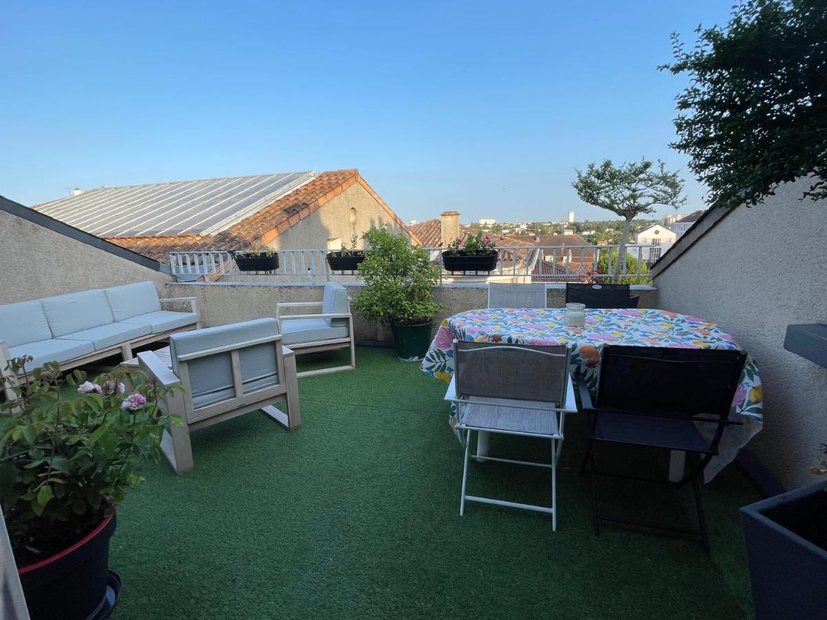 Grand Appartement Hypercentre Avec Terrasse Et Parking Poitiers Luaran gambar